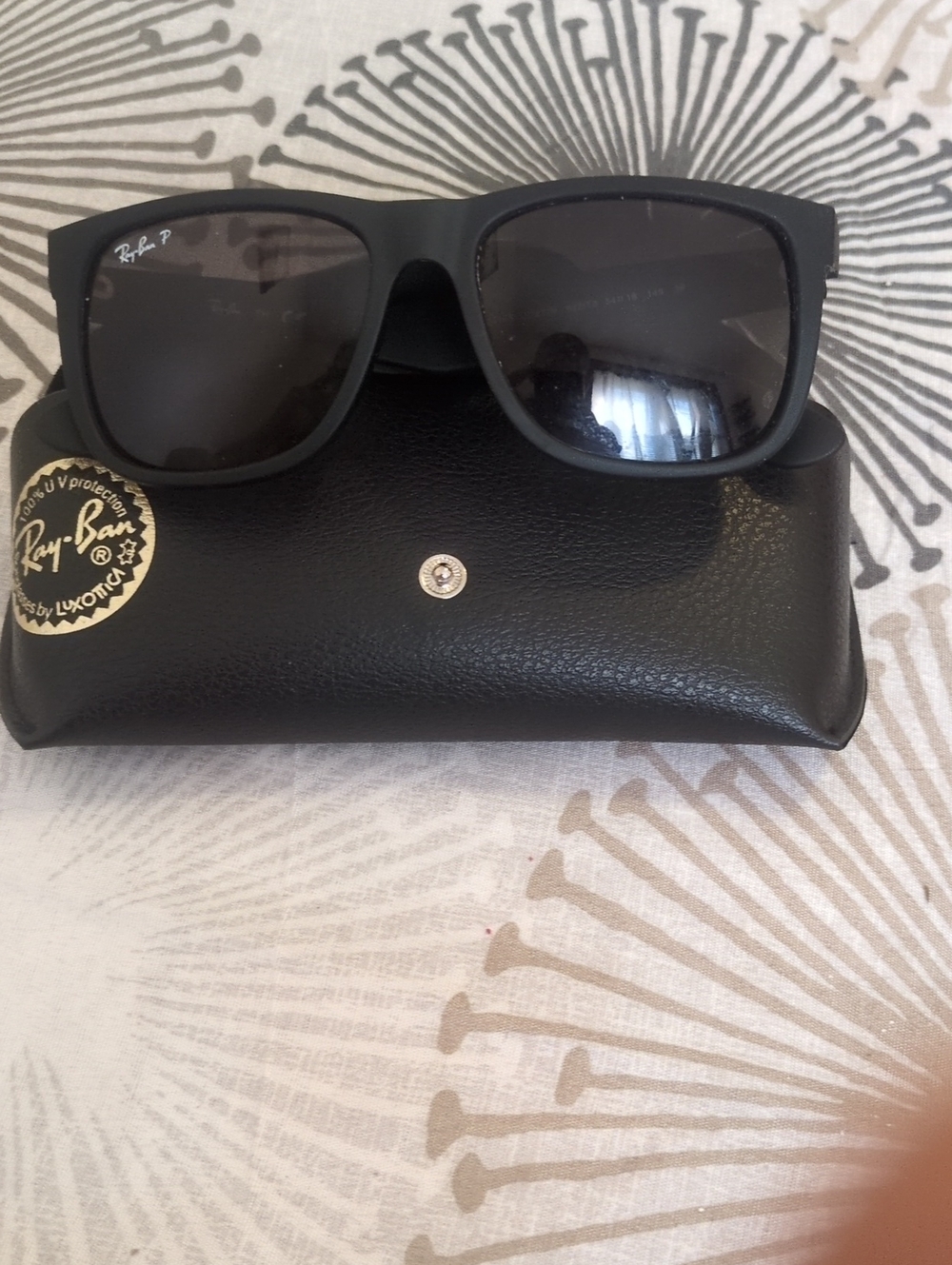 Ray-Ban Men's Matte Black Sunglasses with Dark Lenses